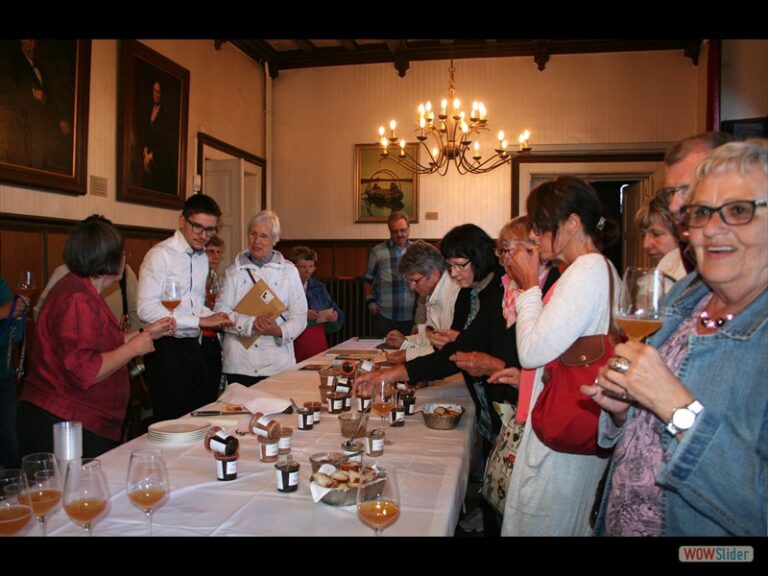 Kräutervielfalt  im Garten rund um das Schloss