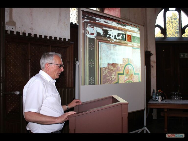 Turmgespräch: Salzkristalle eliminiert  und Malereien freigelegt