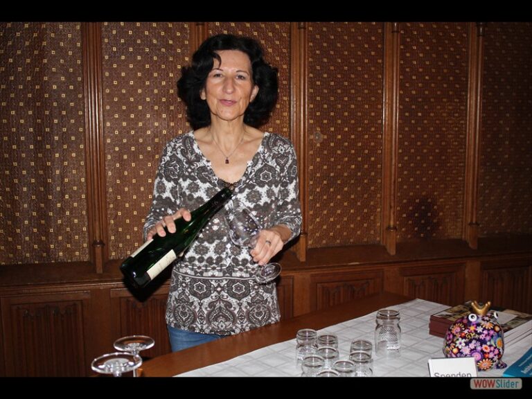 Turmgespräch: Salzkristalle eliminiert  und Malereien freigelegt