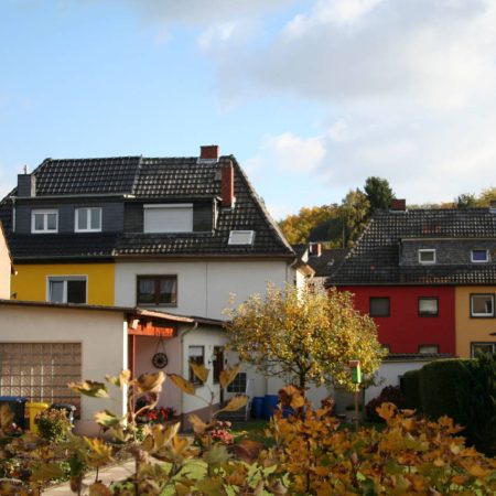 Doppelhaushälften in der Rheinstraße, gesehen von Weyerburgstraße