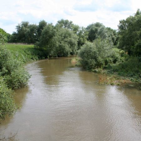 Auf kürzester Strecke zeigt die renaturierte Ahr stets ein ungemein wandelbares Gesicht.